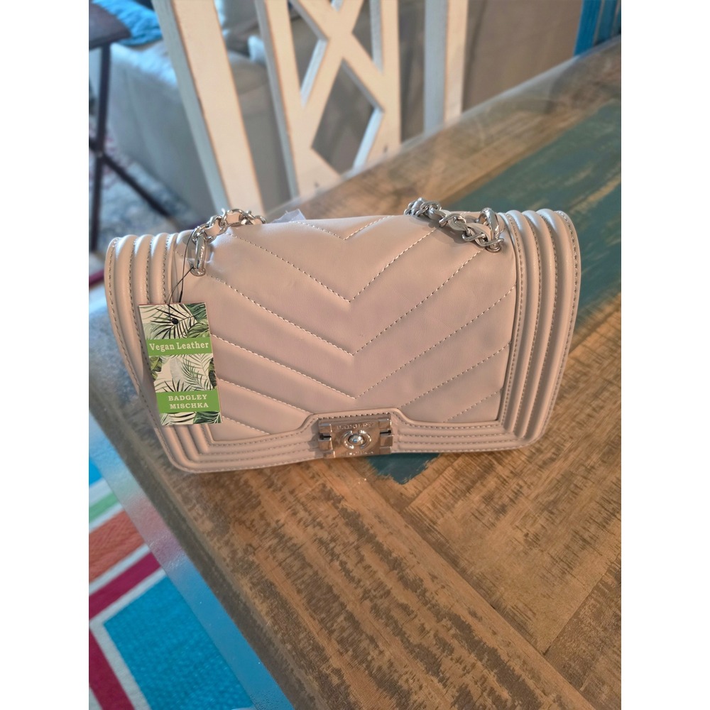 Badgley Mischka Off White V Quilting Crossbody Vegan Leather Bag BM-4148 NEW